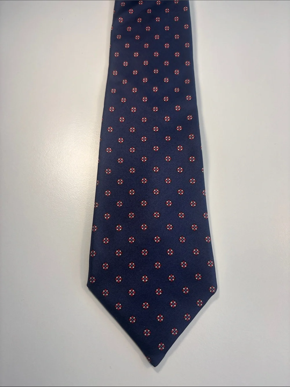 Men's Navy Tie with Small Red Medallion Pattern -603sku